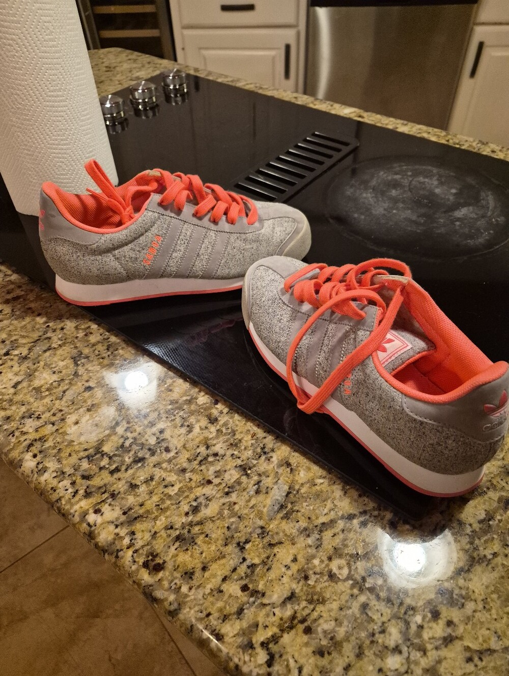Q16188 Gray Orange Running Shoes Sneakers| Color: Gray | Size: 8